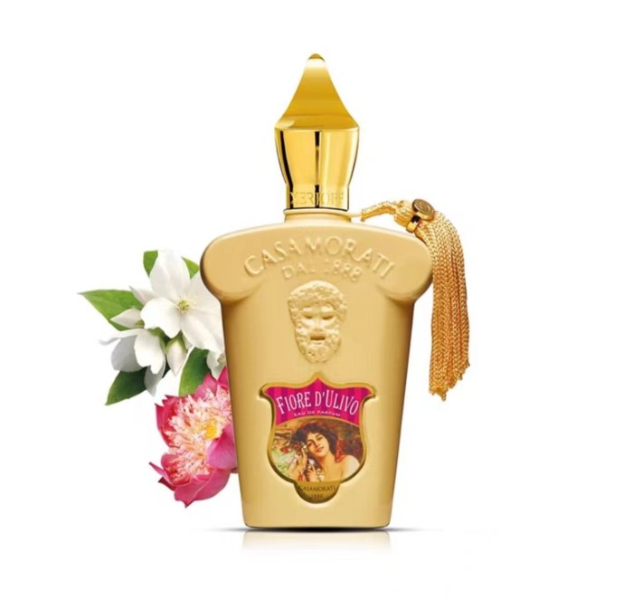 Perfume, fresh and natural, makes you always full of charm and romantic fragrance