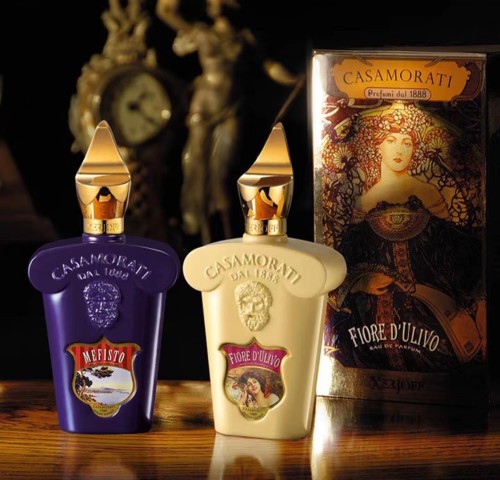 Perfume, fresh and natural, makes you always full of charm and romantic fragrance