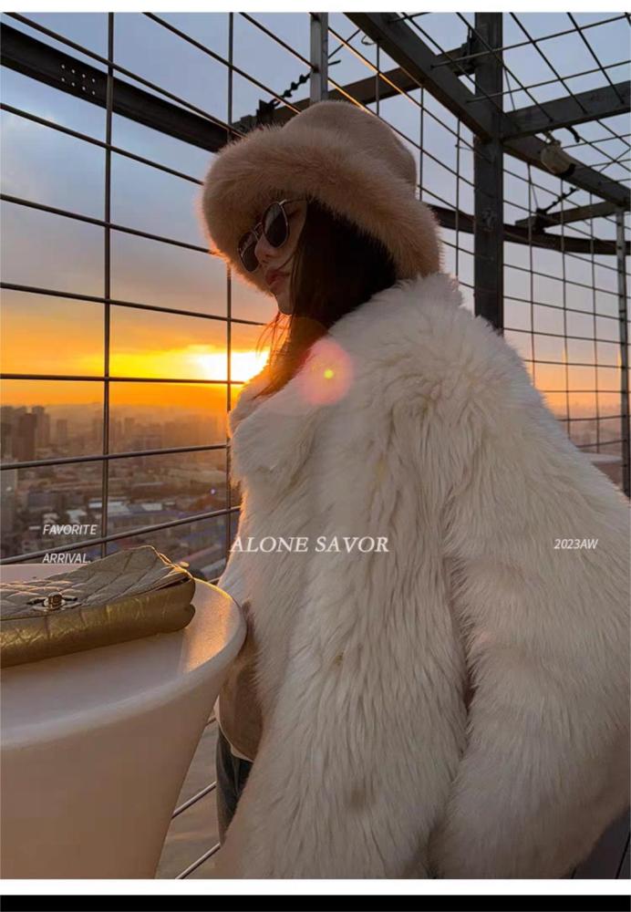 Limited Edition Tuscan Wool Micro wide Fashion thermal  stand-up collar Autumn winter coat 2023