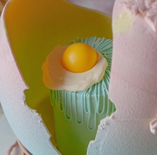 High-grade birthday cake - Surprise