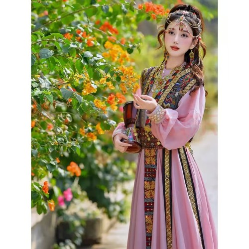 Glamorous custom ethnic couture pieces Striking bespoke ethnic couture