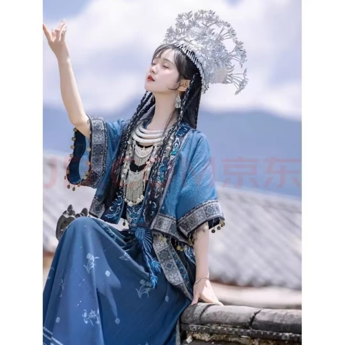 Attractive clothing haute couture ethnic costumes