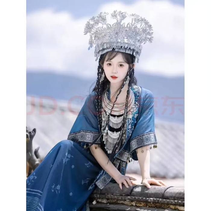 Attractive clothing haute couture ethnic costumes