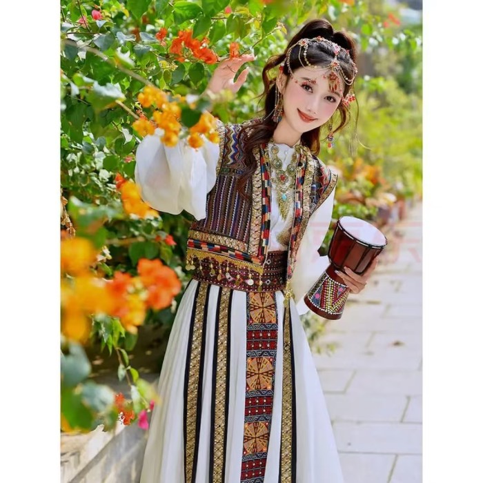 Glamorous custom ethnic couture pieces Striking bespoke ethnic couture