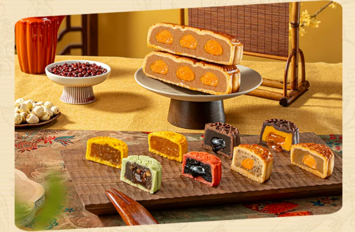 Moonlit Blossom Mooncake Gift Box - Egg Yolk, White Lotus Seed Paste, Melt-in-the-mouth filling - Mid-Autumn Festival