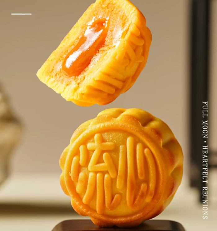 Black truffle Mid-Autumn Mooncake Gift Box - Creamy filling with egg yolk and lotus seed paste in a Cantonese style