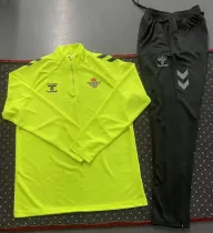 2024-25 Real Betis Fluorescent green Half Pull Tracksuit (Pants Have Pocket)(半拉链)