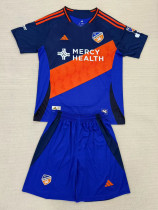 2025-26 Cincinnati Home Kids Soccer Jersey (带章)