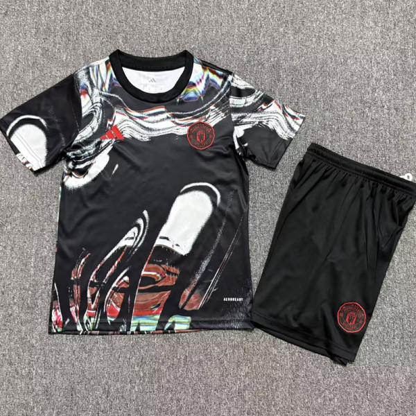 2025-26 Man Utd Black Special Edition Kids Training
