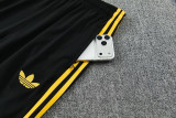 2026-27 Man Utd Blue Short shirts and Long trousers Suit (圆领)