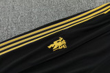 2026-27 Man Utd Black Short shirts and Long trousers Suit (圆领)