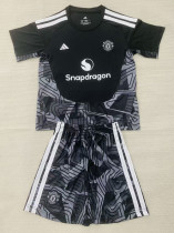 2026-27 Man Utd Black Goalkeeper Kids Soccer Jersey