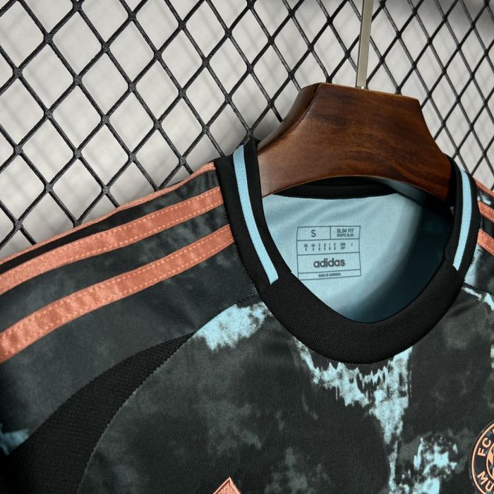 24-25 Bayern Munich Away Kit