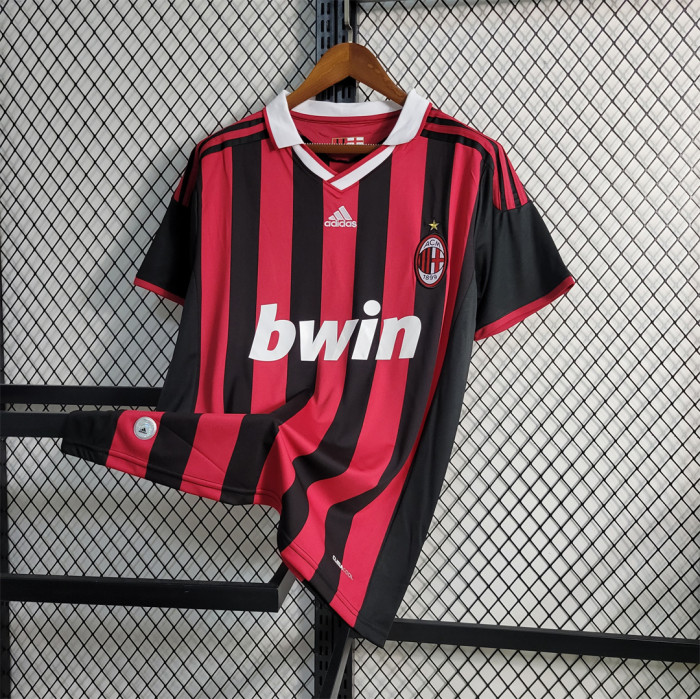 09-10 AC Milan home kit