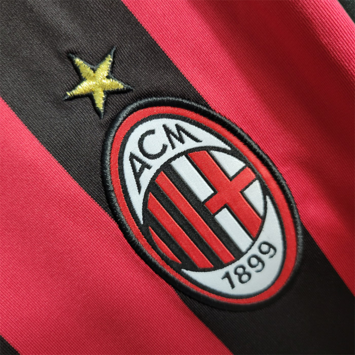 09-10 AC Milan home kit