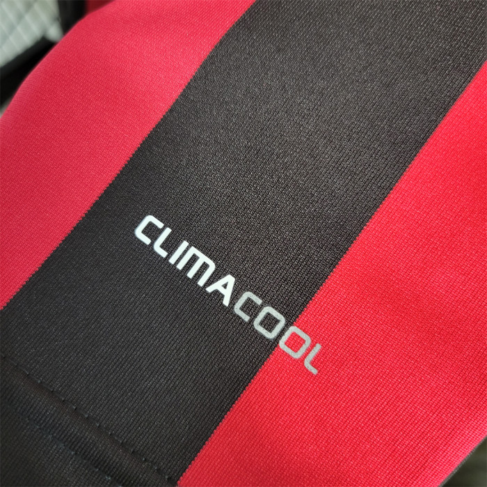 09-10 AC Milan home kit
