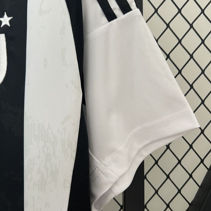Juventus Jersey 24/25 Home Kit