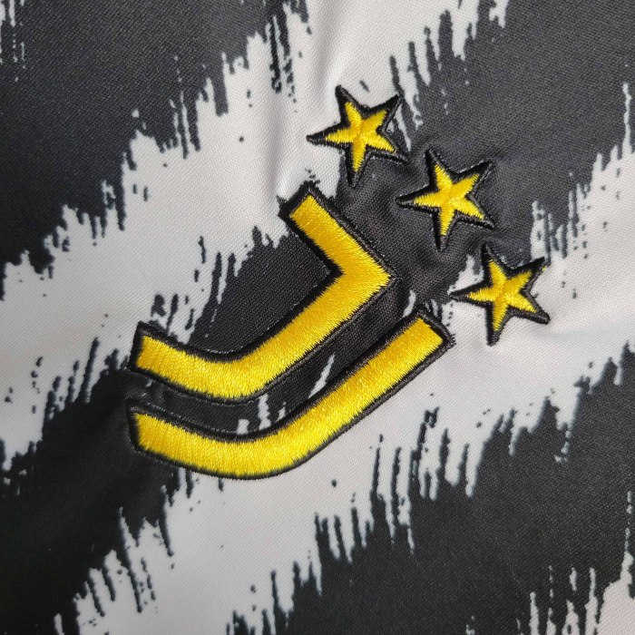 Juventus Jersey 23/24 Home Kit