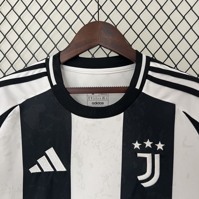Juventus Jersey 24/25 Home Kit