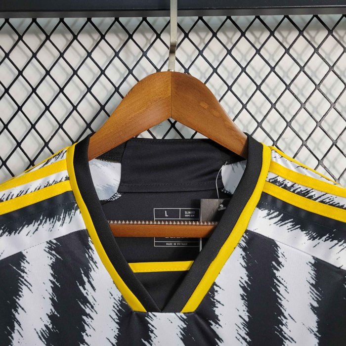 Juventus Jersey 23/24 Home Kit