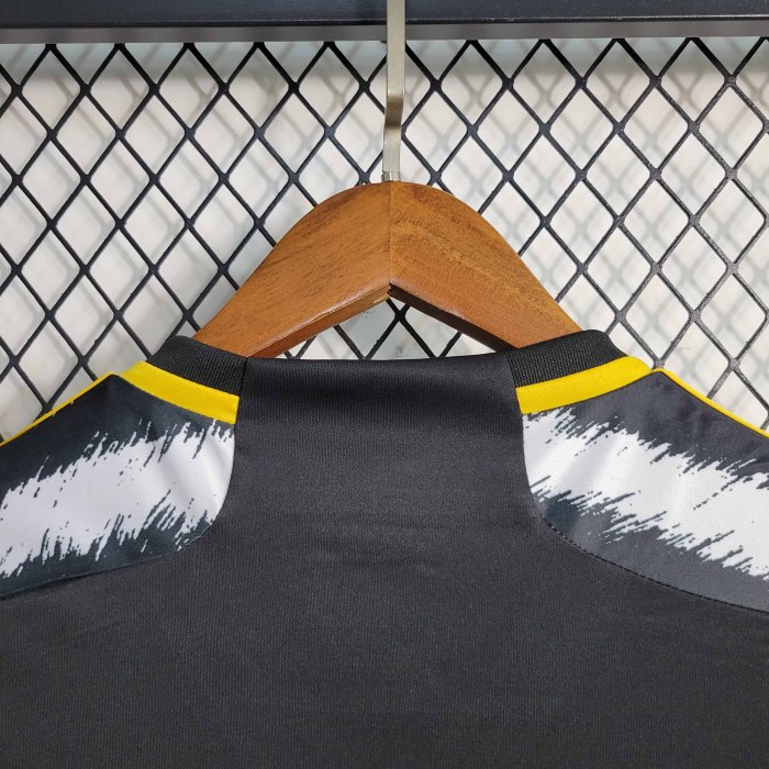 Juventus Jersey 23/24 Home Kit