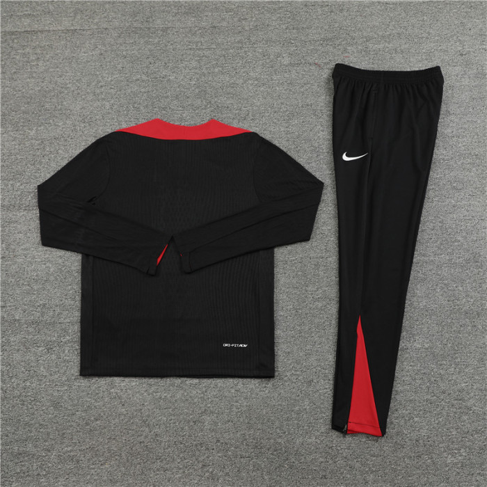 Liverpool Tracksuit 24/25 black Quater Zip Training Kit
