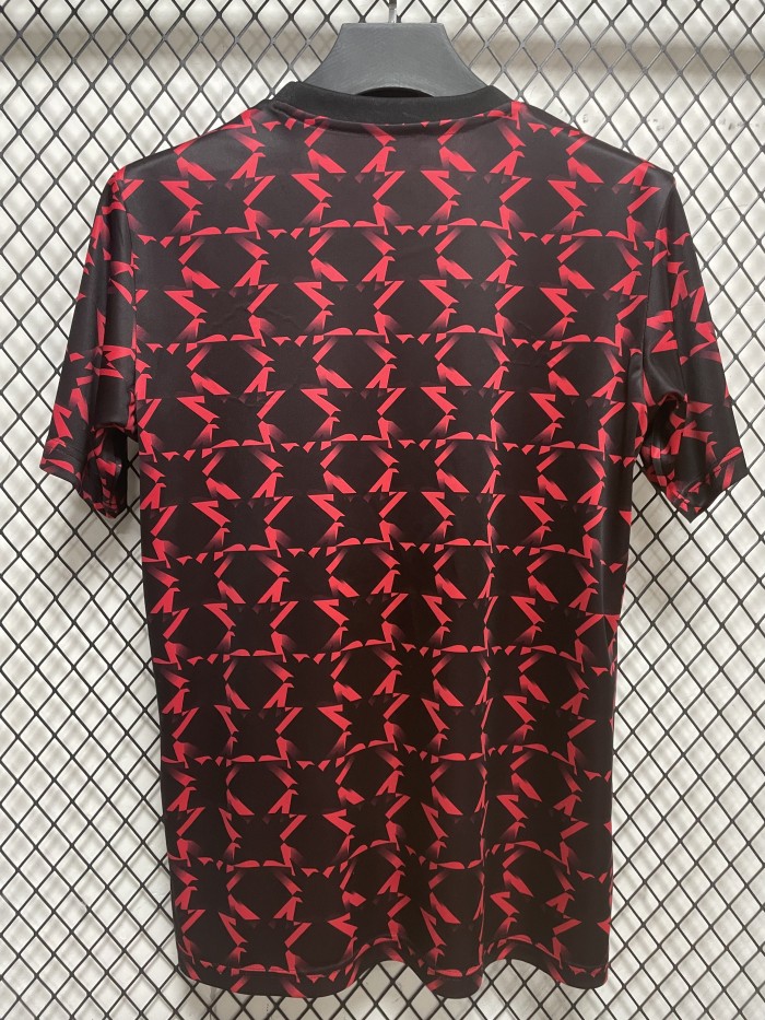 Manchester United Pre-match training shirt 2024/25