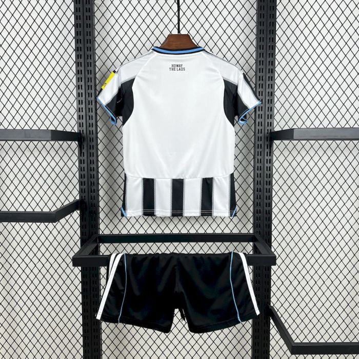 Newcastle United 2025/26 Home kids Kits