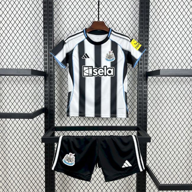 Newcastle United 2025/26 Home kids Kits