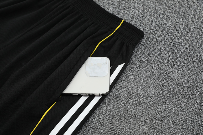 2526 Short-sleeved Real Madrid Training Black Men's and Kids kit