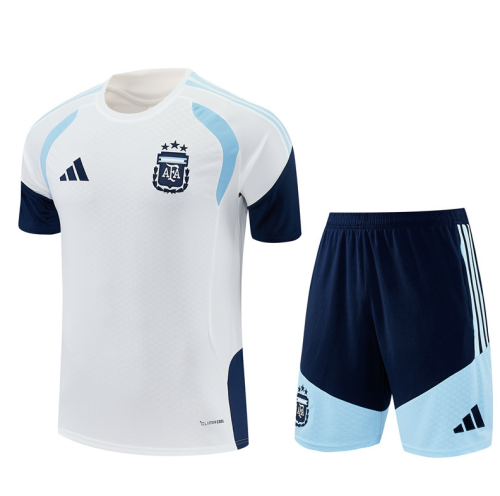 26 27 White short sleeves Argentine Football Club Training