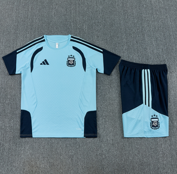 26 27 Light blue short sleeves Argentine Football Club Training