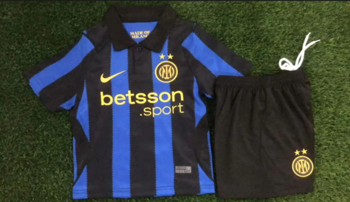 26 27 kids Inter Milan home jersey kit