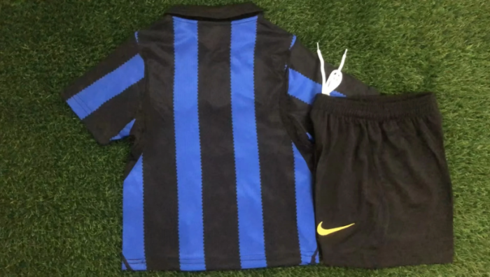 26 27 kids Inter Milan home jersey kit