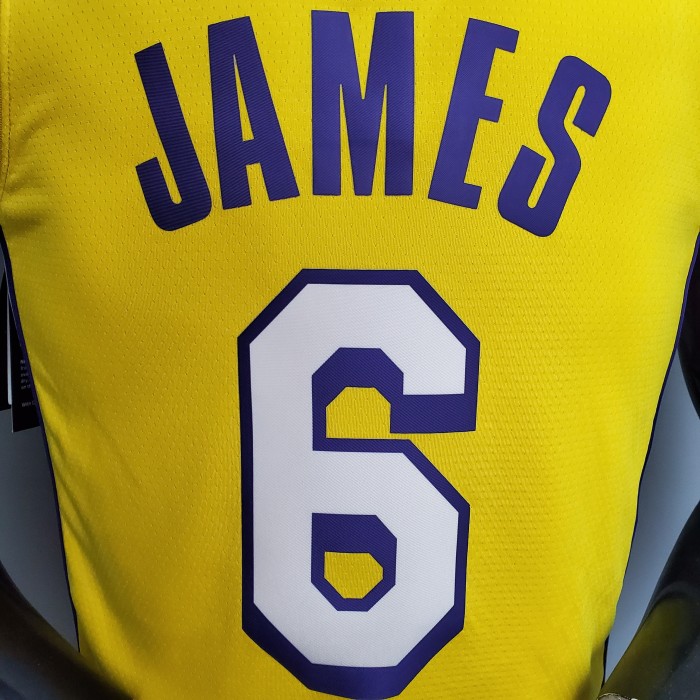 LeBron James Los Angeles Lakers 2020/21 Swingman Jersey Yellow