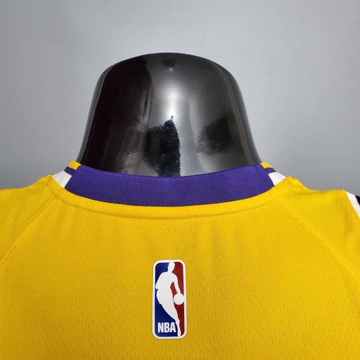 LeBron James Los Angeles Lakers 2020/21 Swingman Jersey Yellow