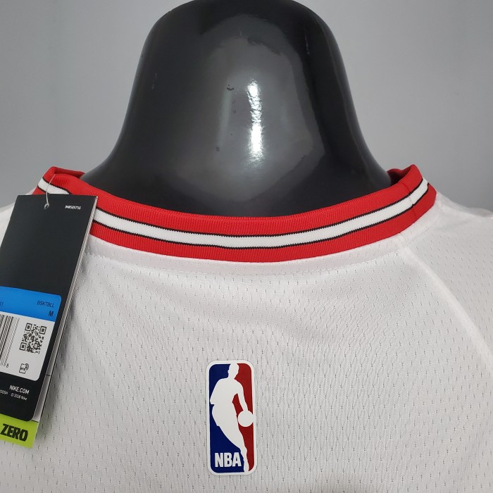 DeMar DeRozan Chicago Bulls 75th Anniversary Swingman Jersey White