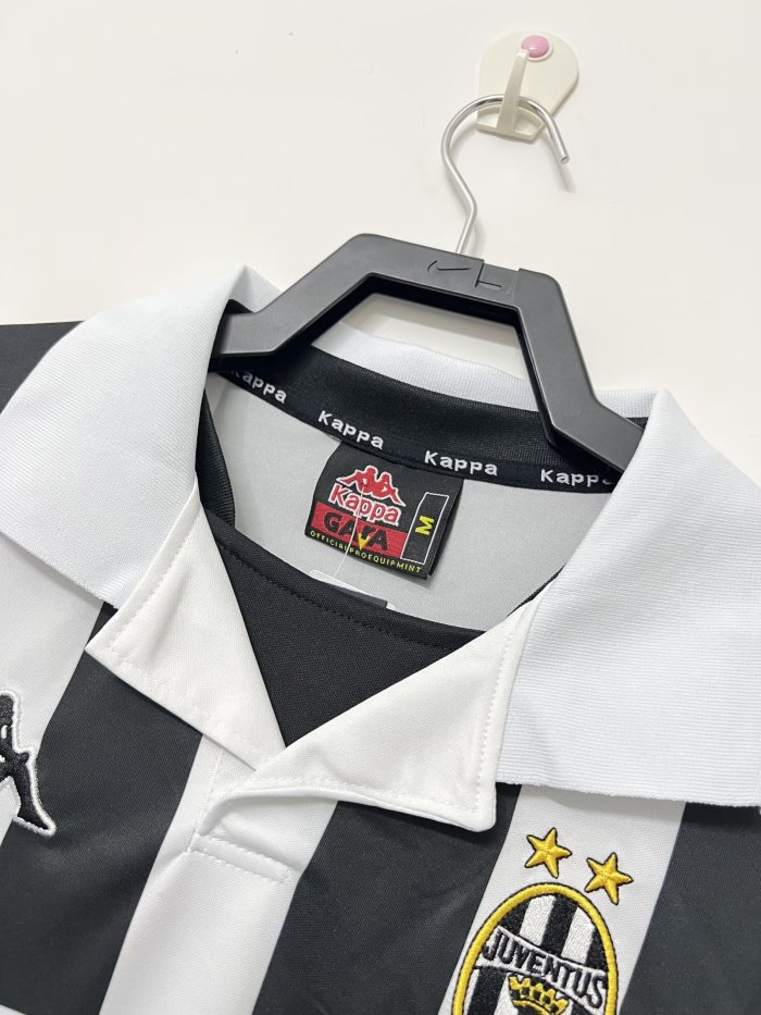 Juventus Home Retro Jersey 1999/00