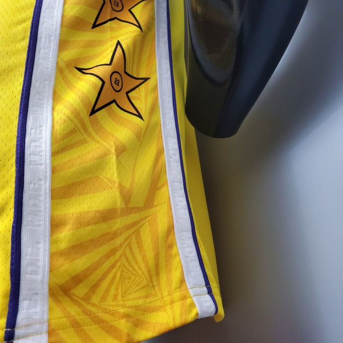 LeBron James Los Angeles Lakers 2020/21 Swingman Jersey Yellow