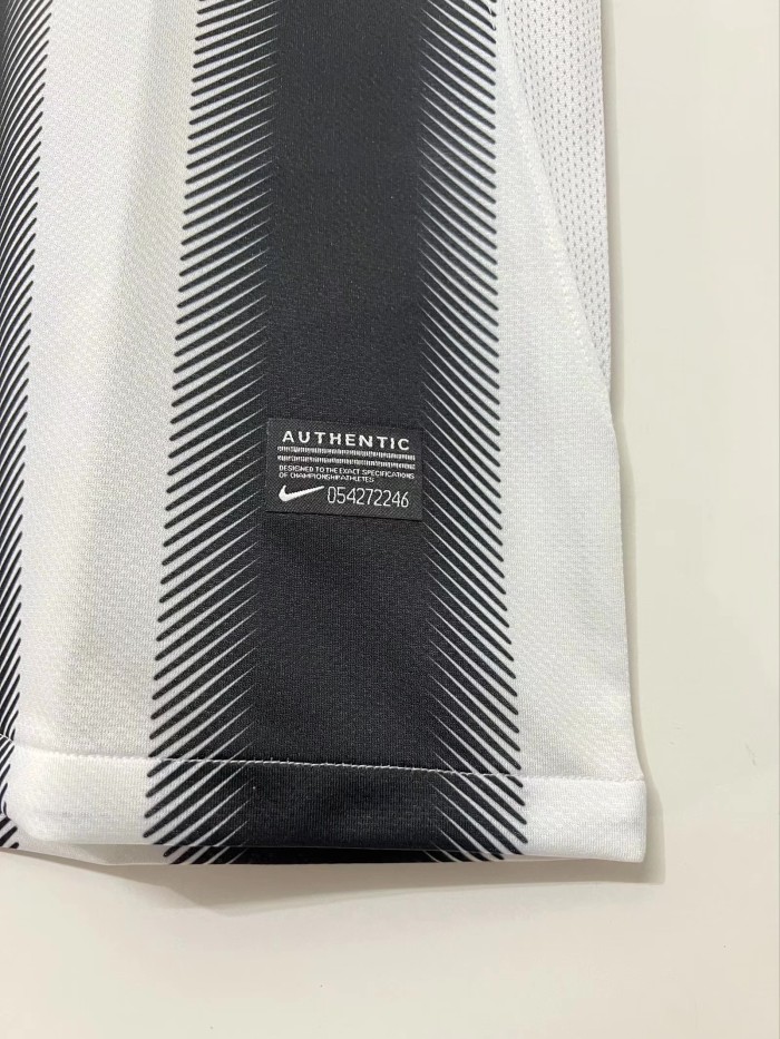 Juventus Home Retro Jersey 2011/12