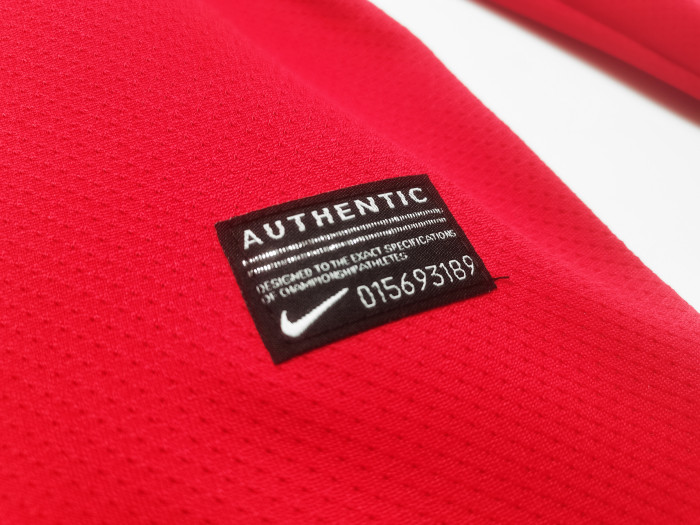Manchester United Home Long Sleeve Retro Jersey 2010/11