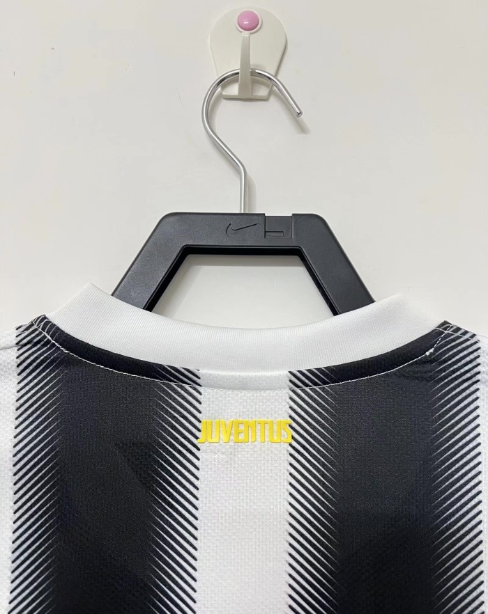 Juventus Home Retro Jersey 2011/12