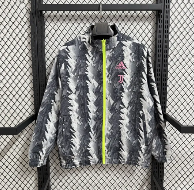 Juventus Double-Sided Training Windbreaker 2025