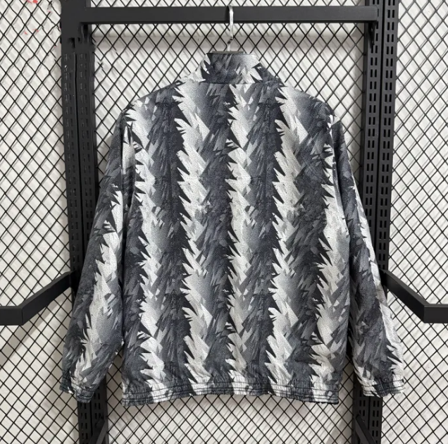 Juventus Double-Sided Training Windbreaker 2025