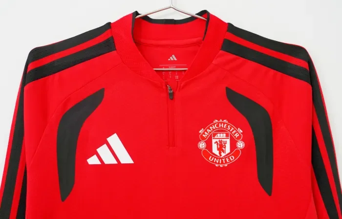 Manchester United Player Version Quarter-Zip Training Top 2026