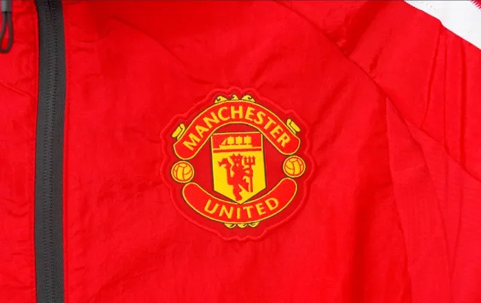 Manchester United Training Windbreaker 2026